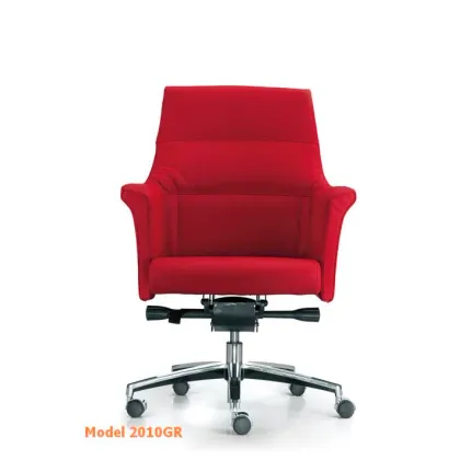 Picture Armchair for manager made of leather