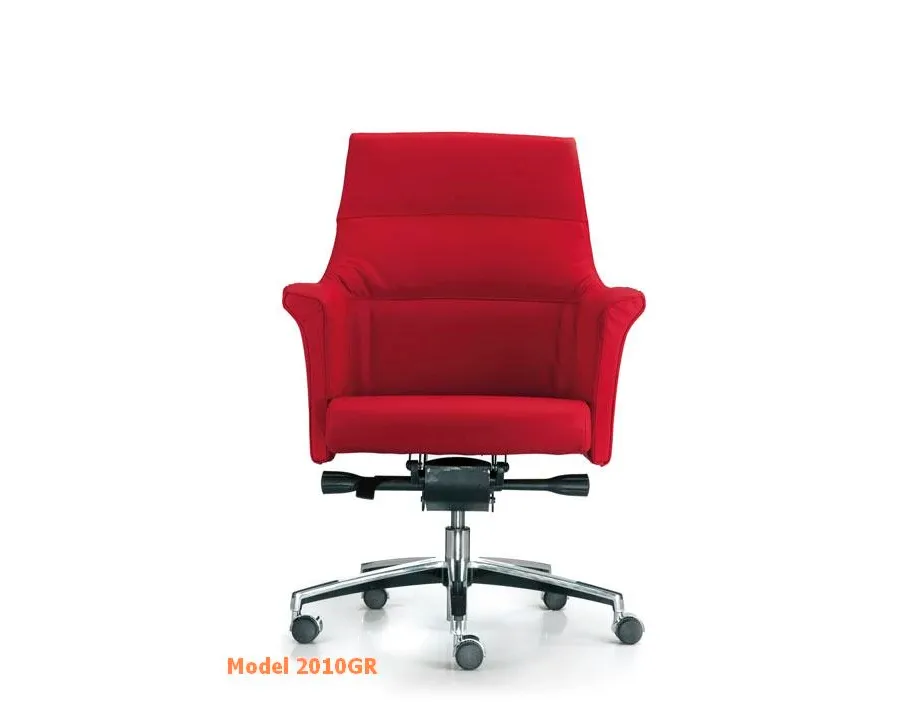 picture 1 Armchair for manager made of leather