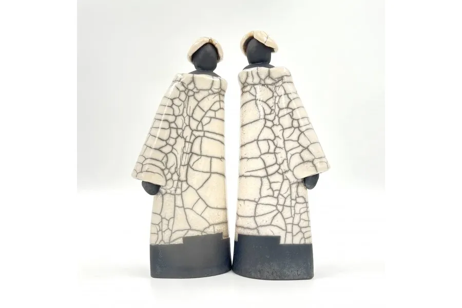 obrazek 1 Wyjątkowa figurka z ceramiki "Obok siebie" - idealna na prezent