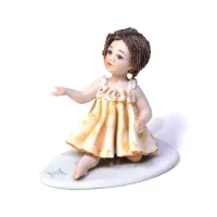 Zdjęcie Mini figurka dziewczynki jako znak zodiaku bliźnięta - Sibania