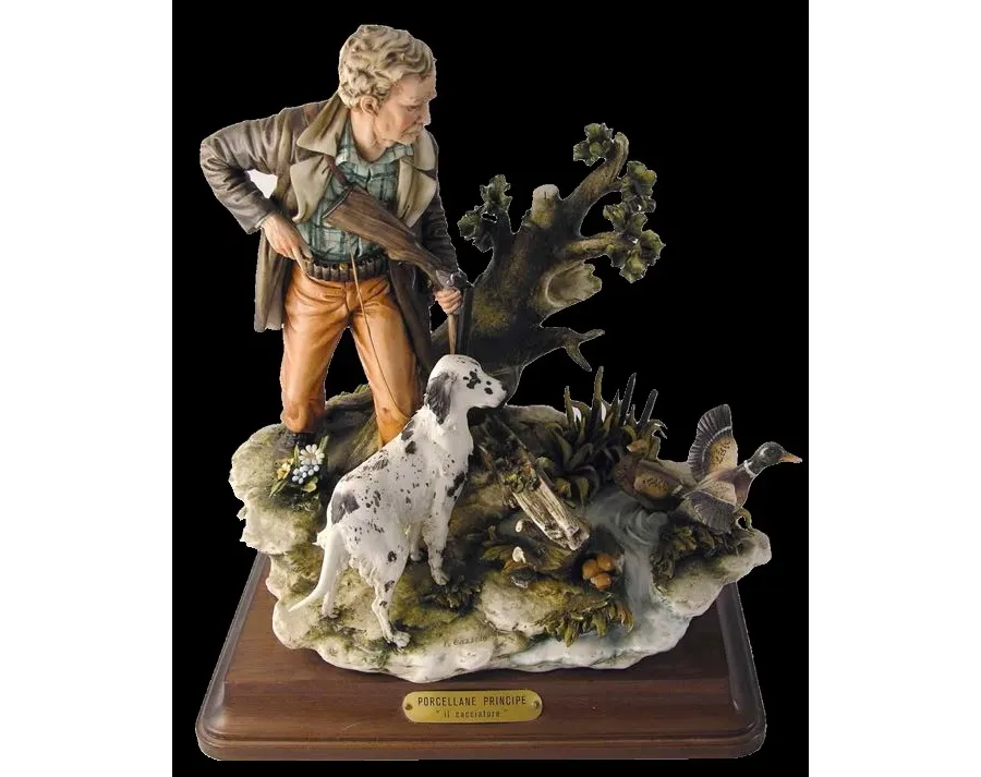 obrazek 1 Statuetka łowcy - włoska porcelana idealna na prezent