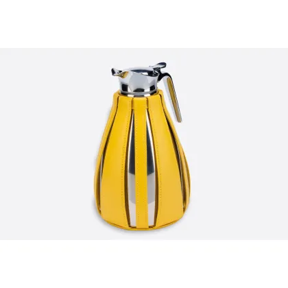 Zdjęcie Duża karafka termiczna w naturalnej skórze w kolorze żółtym - do kuchni
