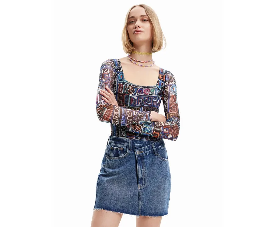 obrazek 1 Desigual Body Lettering 23SWQK05 Czarny Slim Fit