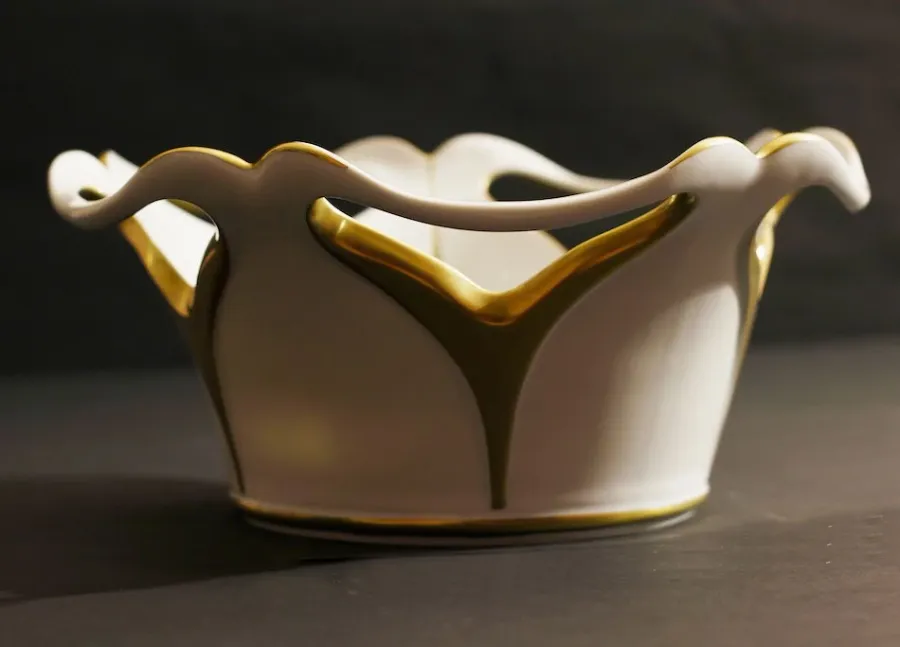 obrazek 2 Ozdobna misa z porcelany z włoskiej manufaktury