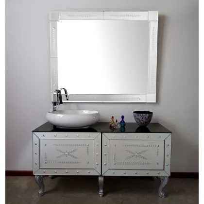 Zdjęcie Kryształowe lustro w stylu weneckim wykonane ze szkła Murano