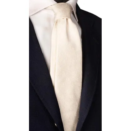 Zdjęcie Jedwabny krawat w kolorze kremowo-białym z Włoch