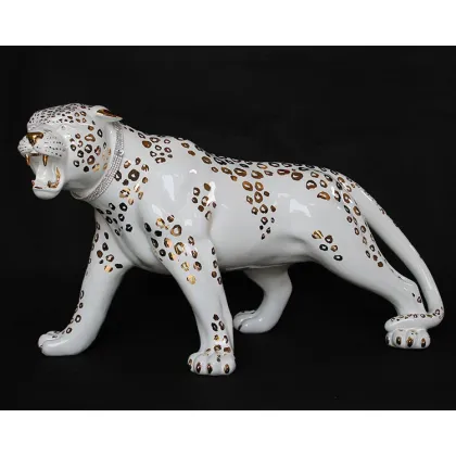 Picture Exclusive leopard made of ceramics