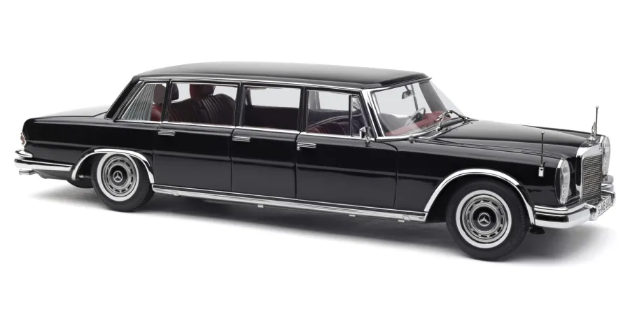 obrazek 1 Limuzyna Mercedes-Benz 600 Pullman