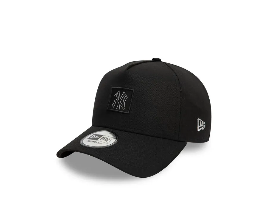 obrazek 1 New Era Czapka z daszkiem Metallic Patch Eframe New York Yankees 60595208 Czarny