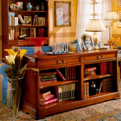 Zdjęcie Włoska szafka antyczna z litego drewna