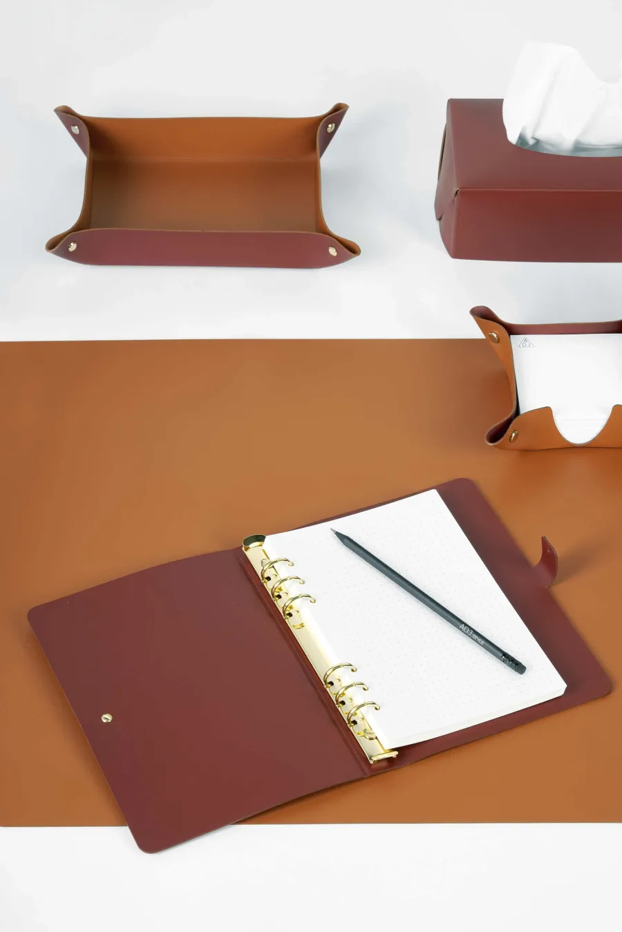 obrazek 5 Segregator na dokumenty A5 ze skóry w kolorze cappuccino