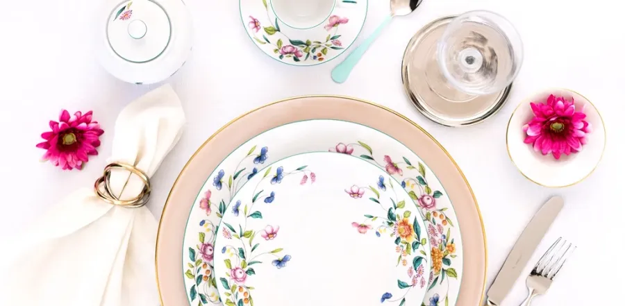 obrazek 1 Gustowny komplet zastawy stołowej z porcelany dla 12 osób, 68 el. - Porcel