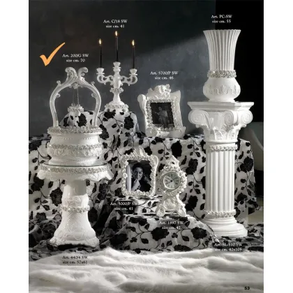 Zdjęcie Studnia zdobiona kryształkami