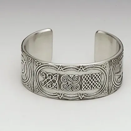 Picture A unique women's bracelet decorated with a Celtic pattern, made of pewter
