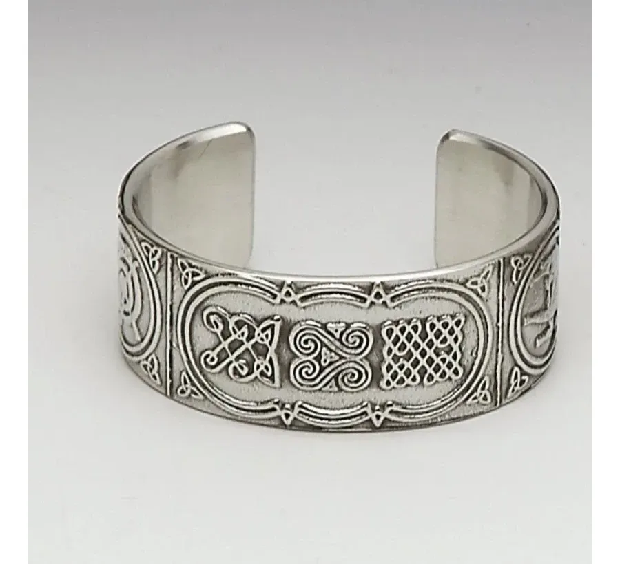obrazek 1 Niepowtarzalna bransoletka damska zdobiona celtyckim wzorem wykonana z pewteru