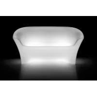 Zdjęcie Stylowa sofa do luksusowego ogrodu lub wnętrza podświetlana lampą led - Plust
