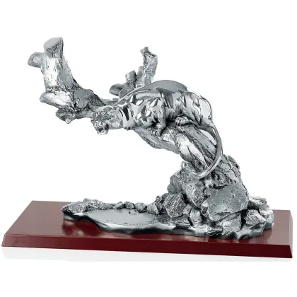 Zdjęcie Elegancka i oryginalna statuetka pantery
