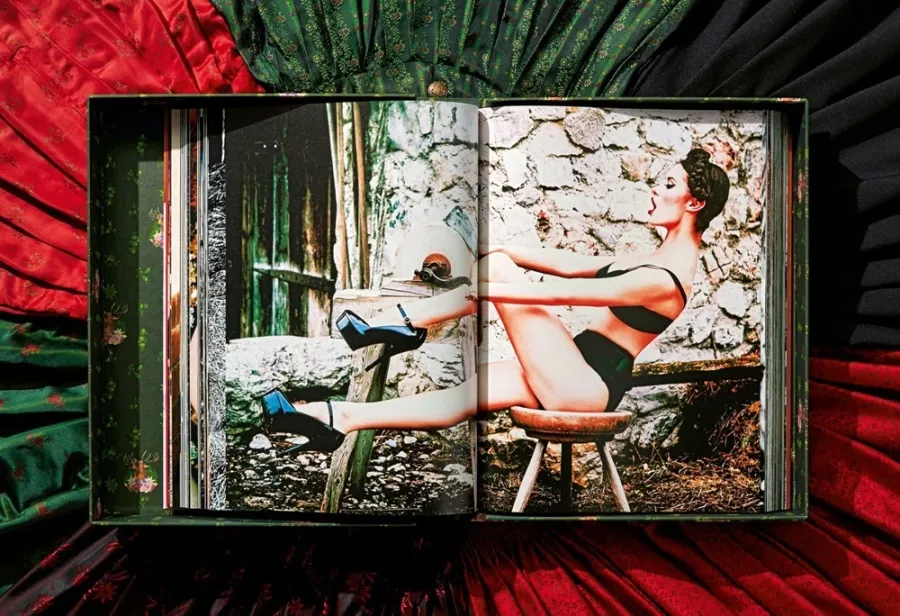 obrazek 5 Książka Ellen von Unwerth. Heimat, Art Edition No. 201–300 ‘Spy Device’ - Taschen