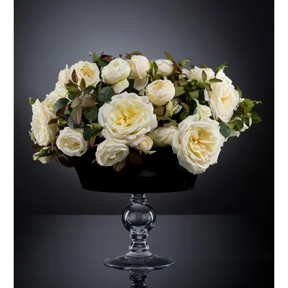 Picture Exclusive bouquet with a vase from the Italian brand VG
