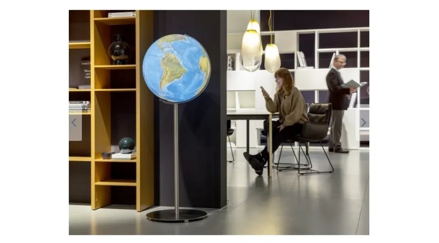 picture 2 Elegant acrylic globe