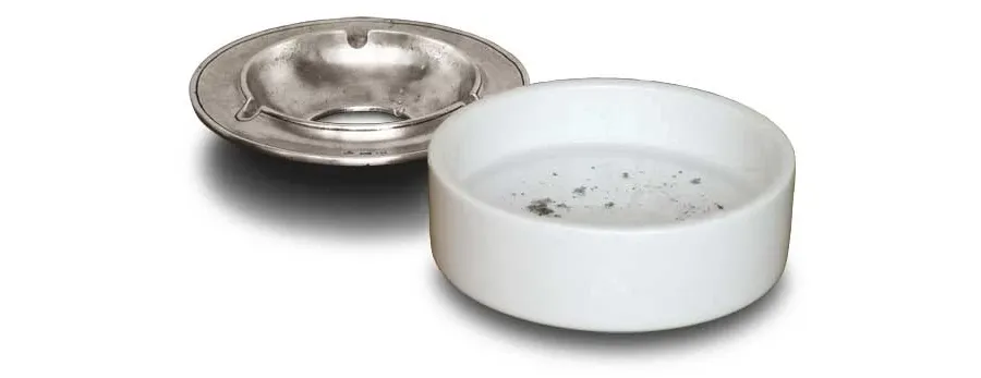 obrazek 2 Elegancka popielniczka z pewteru i ceramiki