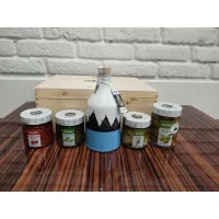 Picture An original set of Italian culinary products in a wooden gift box
