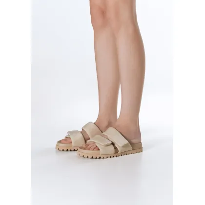 Zdjęcie Estro: Jasnobeżowe welurowe klapki damskie z miękkimi paskami