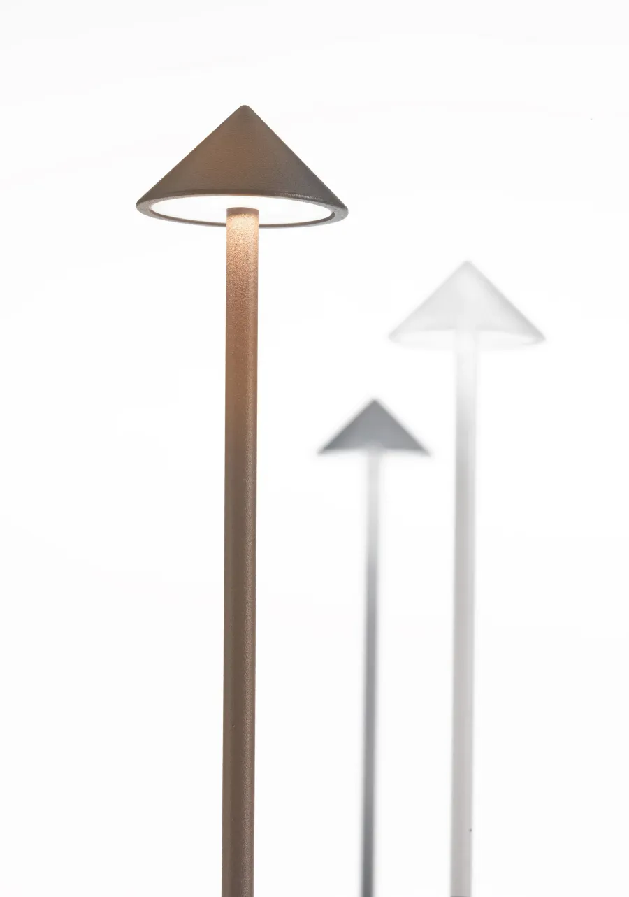 obrazek 7 Dyskretna lampa stołowa Pina z aluminium