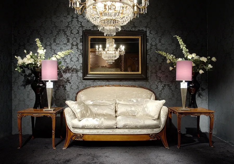 obrazek 2 Stylowa włoska dwu-osobowa sofa z czterema poduszkami