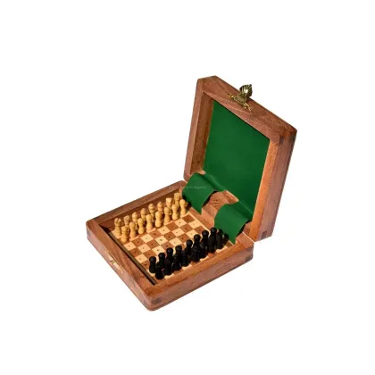 Zdjęcie Piękny komplet drewnianych szachów podróżniczych - The Chess Empire