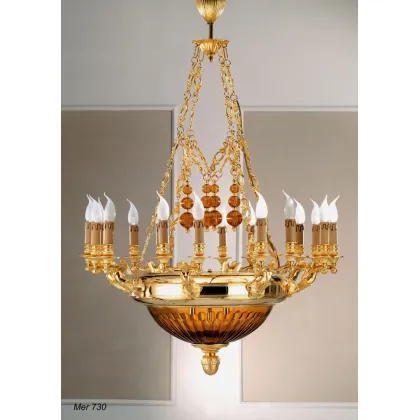 Zdjęcie Żyrandol z aniołami z pozłacanego brązu i grawerowanym kryształowym pucharem