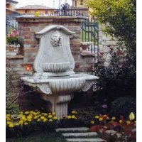 Zdjęcie Piękna fontanna ścienna Palermo do ogrodu