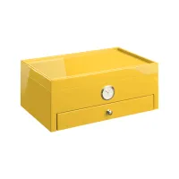 Zdjęcie Żółty cedrowy humidor na cygara