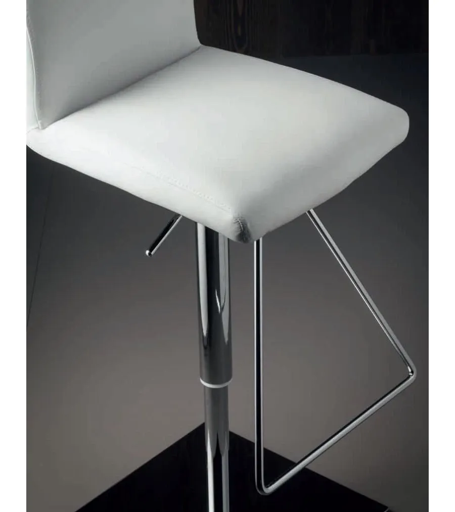 obrazek 2 Włoski designerski stołek do salonu – Zamagna Italia