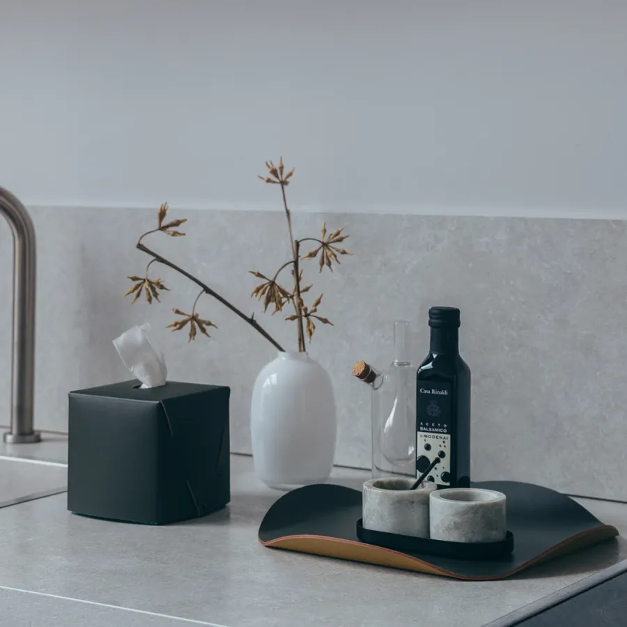 picture 2 Stylish black leather tissue box 12x12xH12 cm