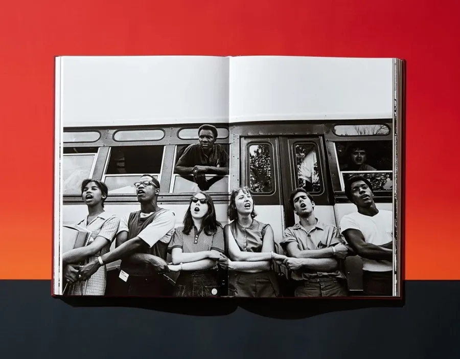 obrazek 7 Książka James Baldwin. The Fire Next Time, Art Edition No. 101–150, Steve Schapiro ‘Selma March’ - Taschen