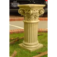 Zdjęcie Wyjątkowa kolumna koryncka do ogrodu