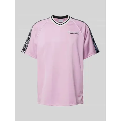 Zdjęcie T-shirt z wyhaftowanym logo