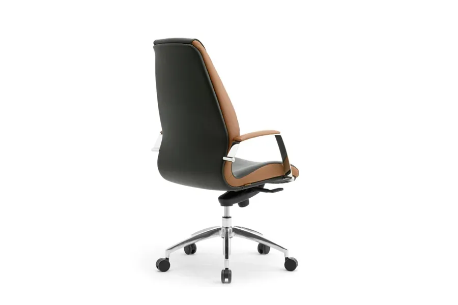 picture 16 Leather armchair prestigiously decorated with Wave leather