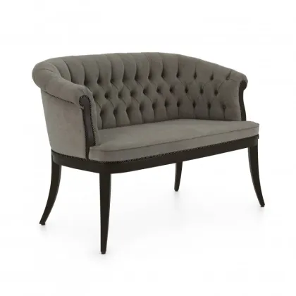 Zdjęcie Wygodna elegancka sofa 2-osobowa w stylu klasycznym - Sevensedie