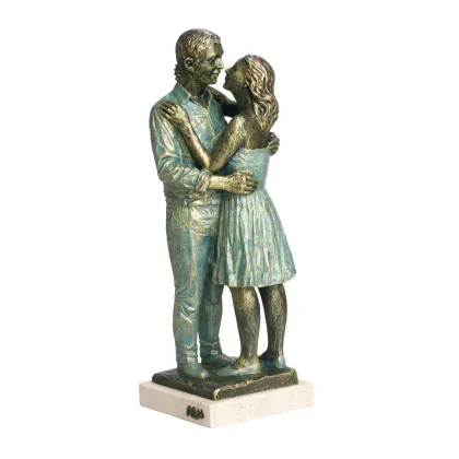 Zdjęcie Nadzwyczajna figurka kobiety i mężczyzny