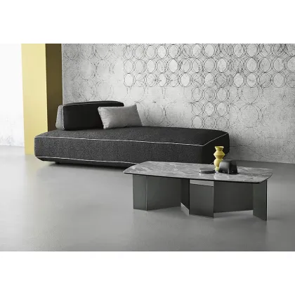 Zdjęcie Wyszukany niski stolik z ceramicznym blatem - Tonelli Design