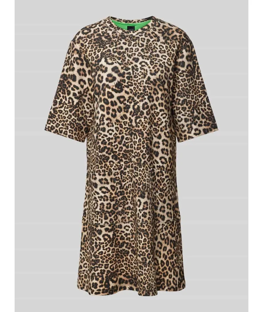 obrazek 1 Sukienka T-shirtowa PLUS SIZE z efektem stopniowania