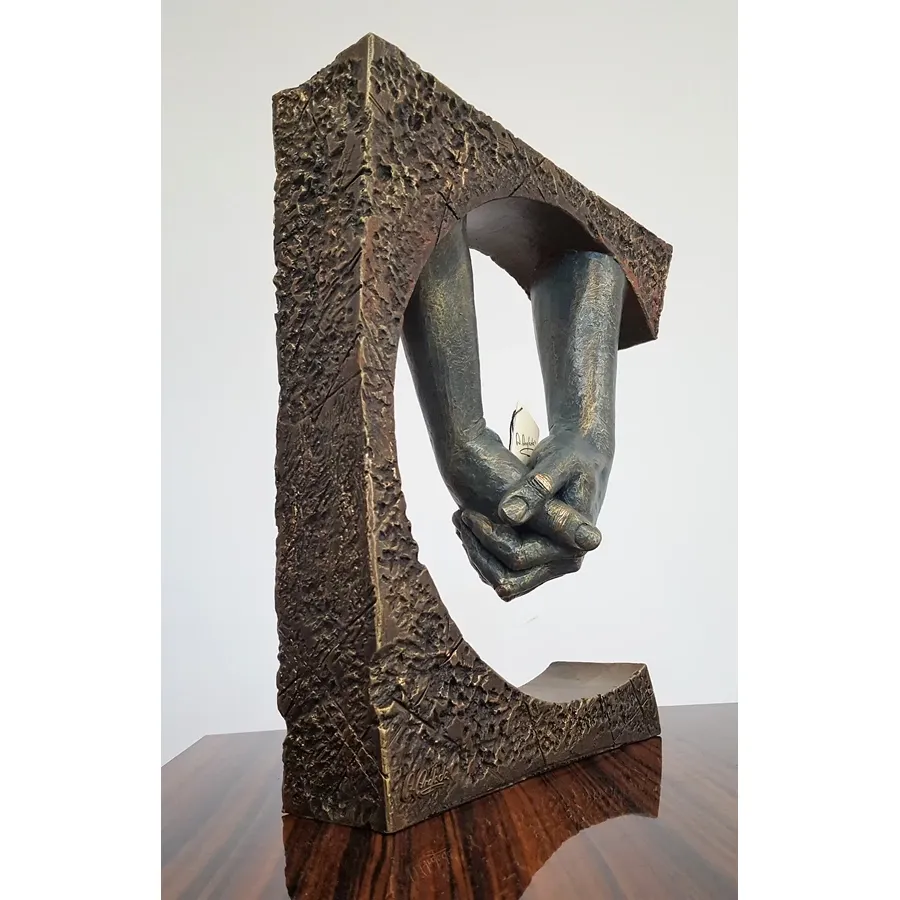 picture 6 Charming luxury statue - clasped hands