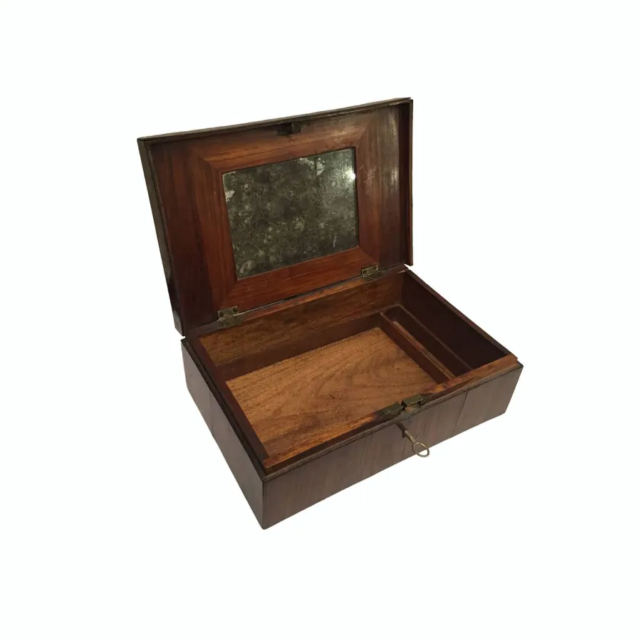 obrazek 4 Pudełko na biżuterię z lusterkiem pod pokrywą i wnętrzem podzielonym na jedenaście przegródek