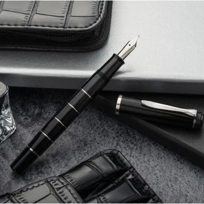 Zdjęcie Klasyczne pióro wieczne Classic M215 Black Silver Rings