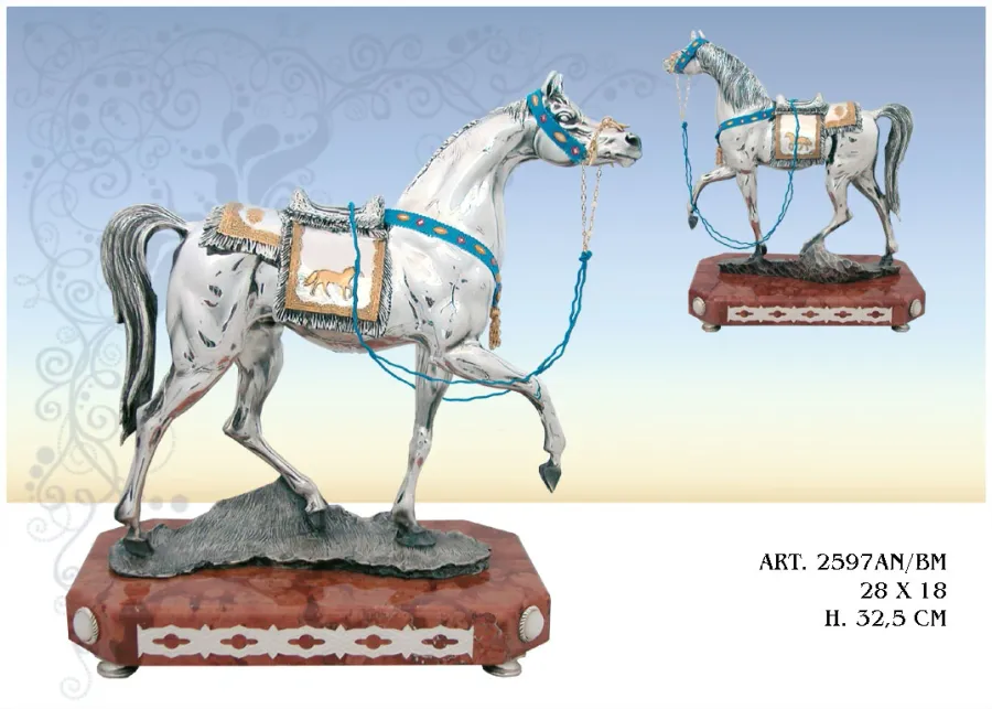 obrazek 1 Elegancka włoska figura konia z włoch