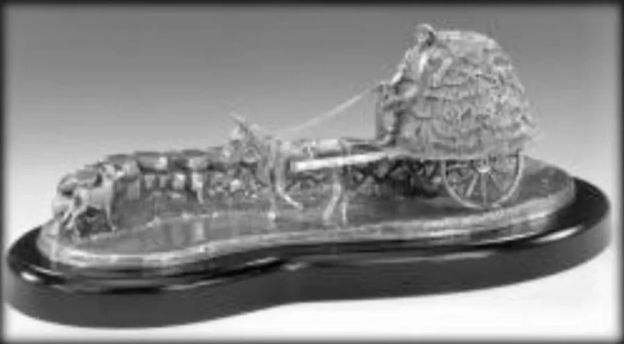 obrazek 1 Rzeźba przedstawiająca wiejski zaprzęg wykonana z pewteru