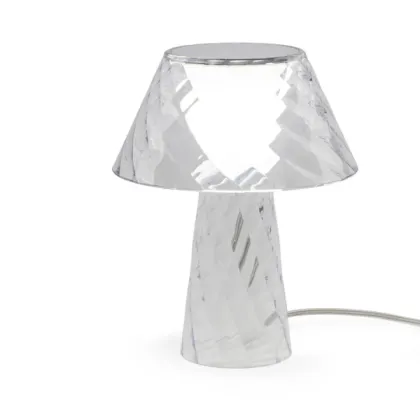 Zdjęcie Minimalistyczna lampka nocna z pleksi