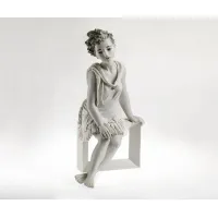 Picture Figurine of a woman in an elegant short dress - Sibania